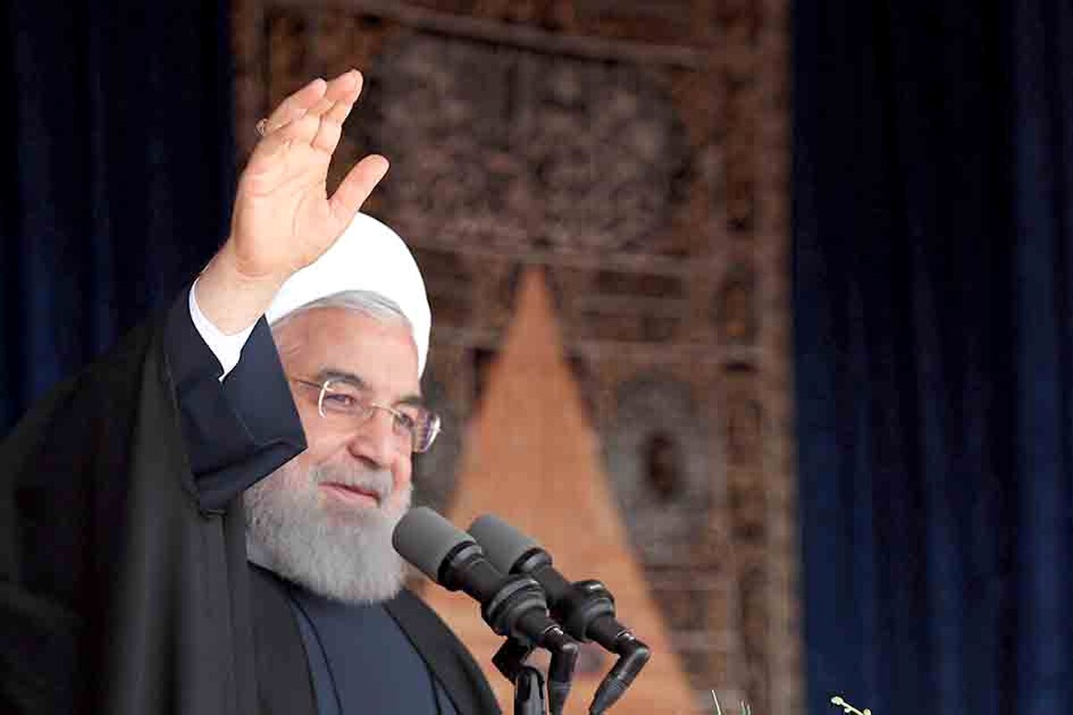 روحانی: تصمیمات محکم ارزی گرفتیم؛ صادرکنندگان و وارد کنندگان نگران نباشند/به برکت دلاورمردی‌های سپاه، ‌ارتش و بسیج شاهد امنیت مثال‌زدنی در ایران هستیم /آنهایی که در کاخ سفید نشسته‌اند بدانند به تعهد، تمدن و انسانیت‌شان پایبند باشند/ پای وعده هایمان ایستاد