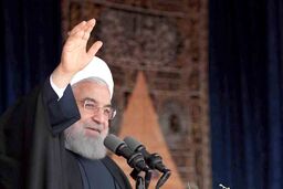 روحانی: تصمیمات محکم ارزی گرفتیم؛ صادرکنندگان و وارد کنندگان نگران نباشند/به برکت دلاورمردی‌های سپاه، ‌ارتش و بسیج شاهد امنیت مثال‌زدنی در ایران هستیم /آنهایی که در کاخ سفید نشسته‌اند بدانند به تعهد، تمدن و انسانیت‌شان پایبند باشند/ پای وعده هایمان ایستاد