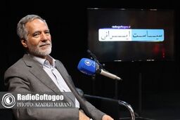 گفتمان خط امام با عدم جدایی دین از سیاست به انقلاب اسلامی رسید