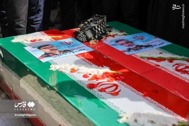 خاکسپاری شهید حاجی زاده 
