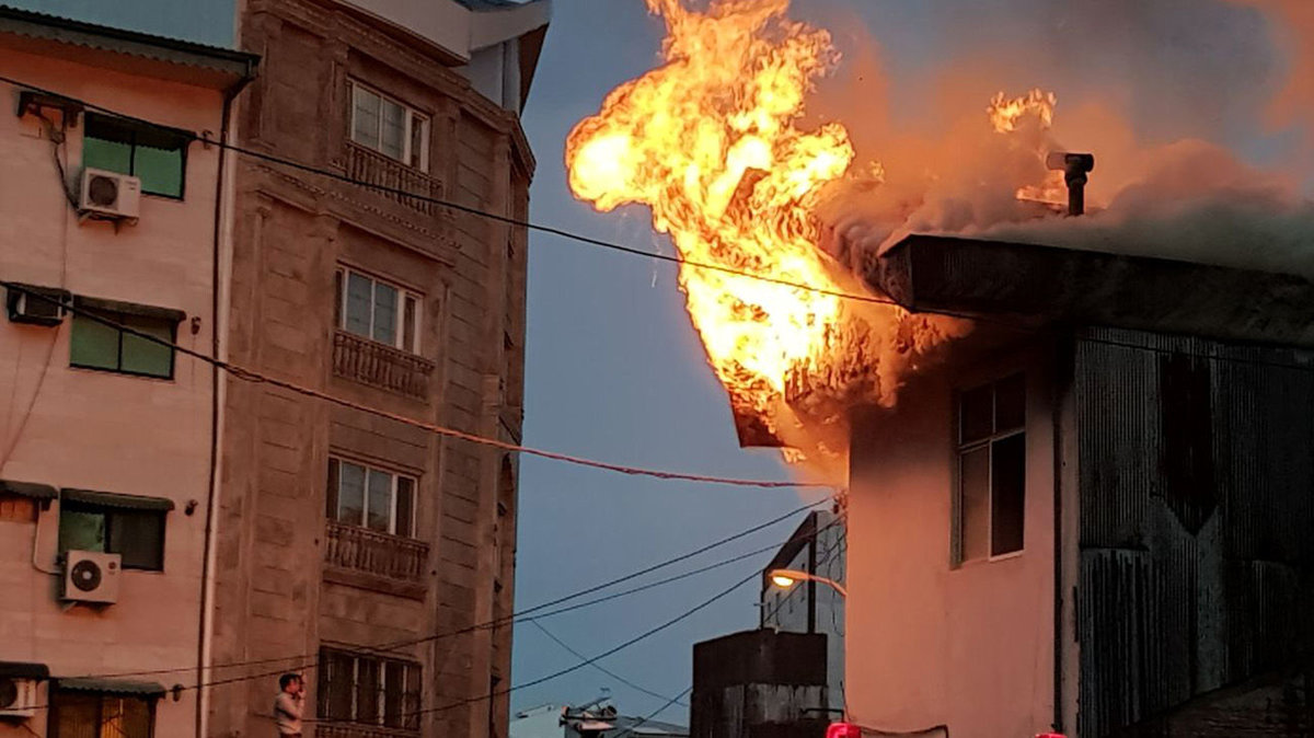 آتشسوزی مرگبار یک واحد مسکونی در نازیآباد تهران +فیلم و جزئیات