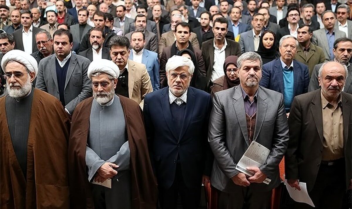 برائت از رادیکال‌ها، تنها راه اصلاح‌طلبان میانه‌رو 