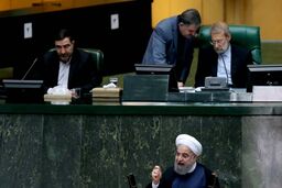 روحانی در صحن علنی مجلس: چارچوب وعده‌های انتخاباتی در لایحه بودجه سال ۹۷ تبلور یافته است / پرداخت به دستگاه‌ها برمبنای عملکرد سه ماهه آنها است /رونمایی از مدل جدید بودجه نویسی/ بودجه های گذشته ردیف اندر ردیف بود / تصمیم به کاهش ردیف‎های بودجه علی‎رغم فشار