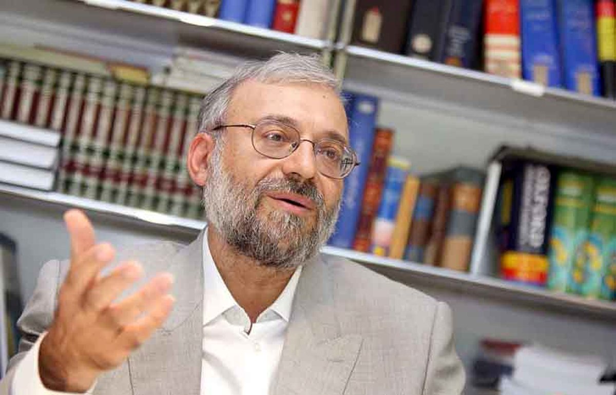 محمدجواد لاریجانی: احمدینژاد شأن ریاستجمهوری را پایین آورد،به یکی هلو میگفت و به دیگری زردآلو/وزرا خیلی از روحانی میترسند/روحانی رفتارهای احمدینژادی میکند /احمدی نژاد حکومت ایران را با سعودی اشتباه گرفته بود /معتقدم باید همدیگر را متواضعانه قبول دا