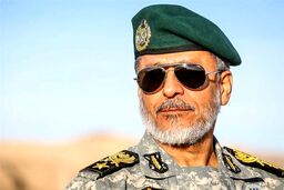 دریادار سیاری : می‌جنگیم و محاسبات دشمن را به هم می‌ریزیم
