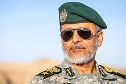 دریادار سیاری : می‌جنگیم و محاسبات دشمن را به هم می‌ریزیم