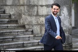 آذری‌جهرمی خانه‌نشین شد