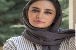 حضور لیندا کیانی در کنسرت خواننده معروف | لباس های خز لیندا کیانی همه را خیره کرد