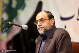 ازغدی: رضاخان ایرانی محسوب نمی‌شد