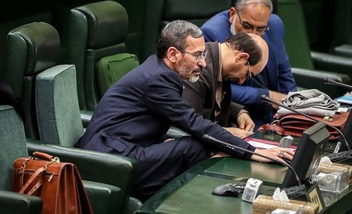 پیشبینی پورمختار از حضور لاریجانی در انتخابات ۱۴۰۰