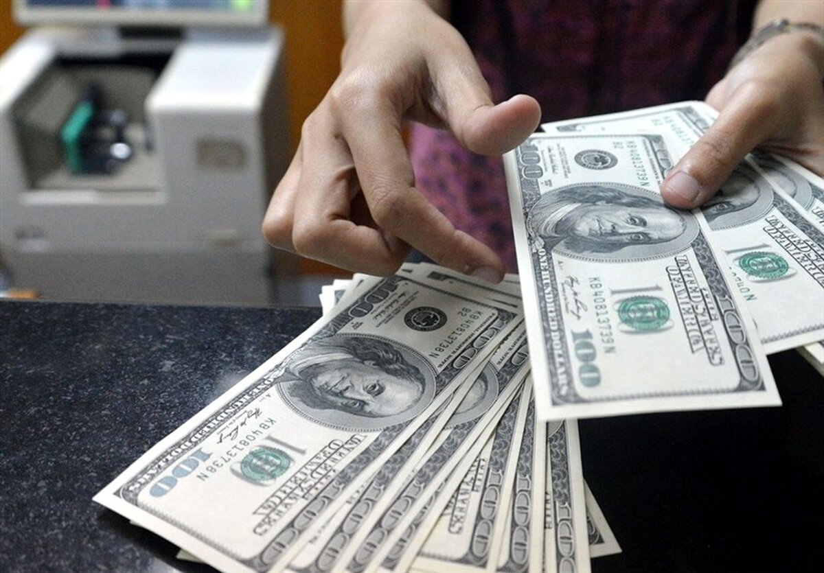  دلار در صرافی های بانکی 11 هزار و 900 تومان