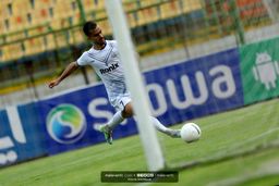 ثبت اولین پاس گل بهترین گلزن ملوان در آبادان (عکس)