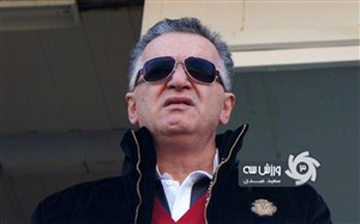 زنوزی: آهای آقای تاج! آهای آقای وزیر ورزش! پیاده شوید با هم برویم