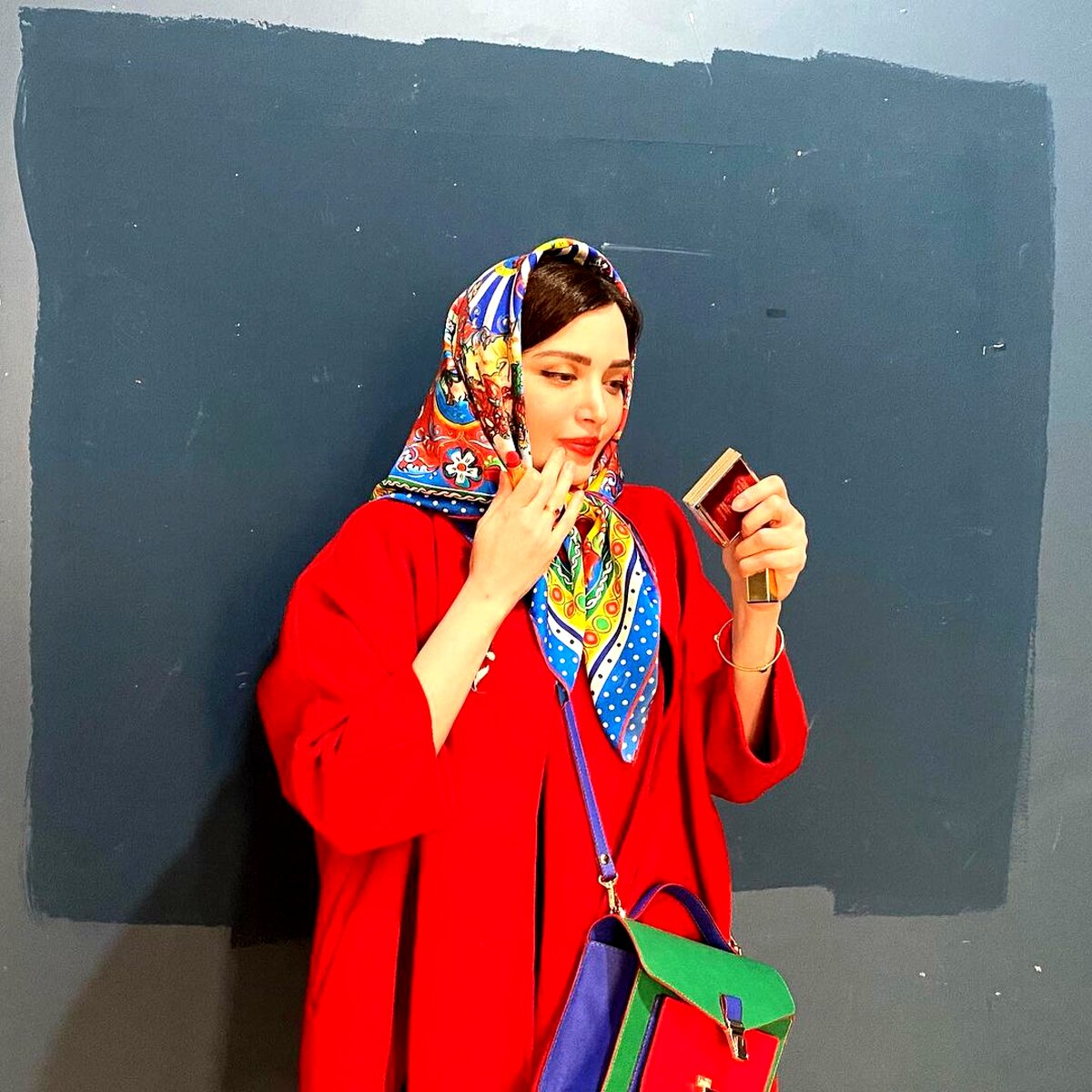 بهنوش طباطبایی و همسر جدیدش در روز عاشورا همه را غافلگیر کردند | دلیل تغییر چهره عجیب بهنوش طباطبایی چیست؟