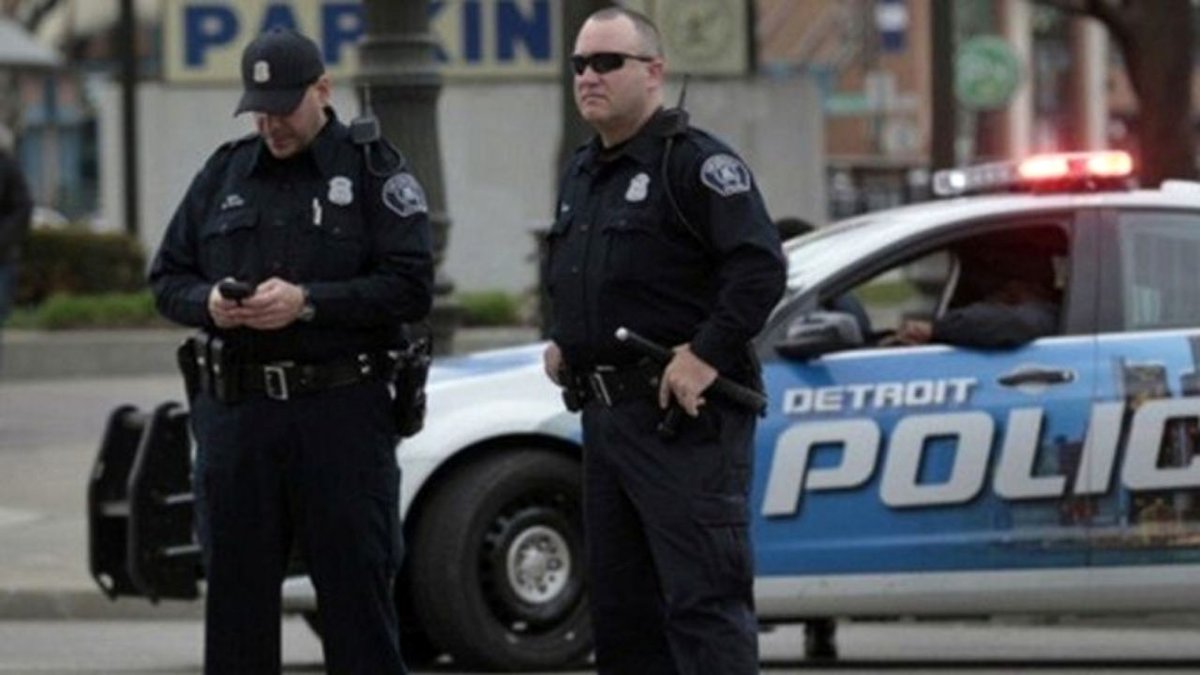 دستبند زدن پلیس آمریکا به کودک ۵ ساله سیاهپوست