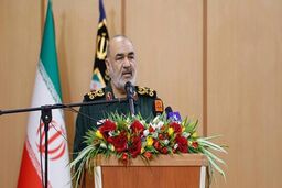  قدرت‌های جهان بدانند با سرنوشت ملت ایران بازی کنند، با سرنوشت آن‌ها بازی می‌کنیم
