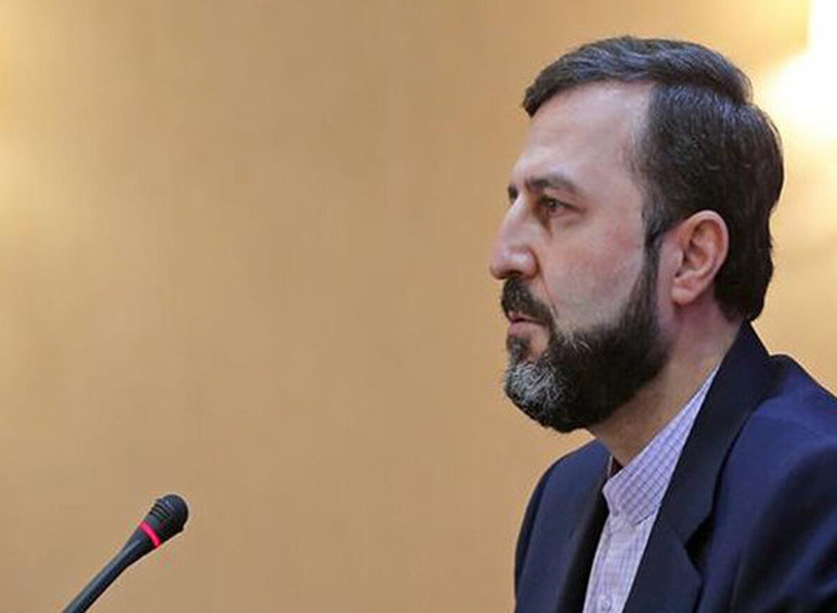 اعتراض شدیداللحن غریب آبادی به عملکرد دوگانه اروپایی‌ ها