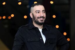 عکس نوید محمد زاده در کنار طناز طباطبایی
.