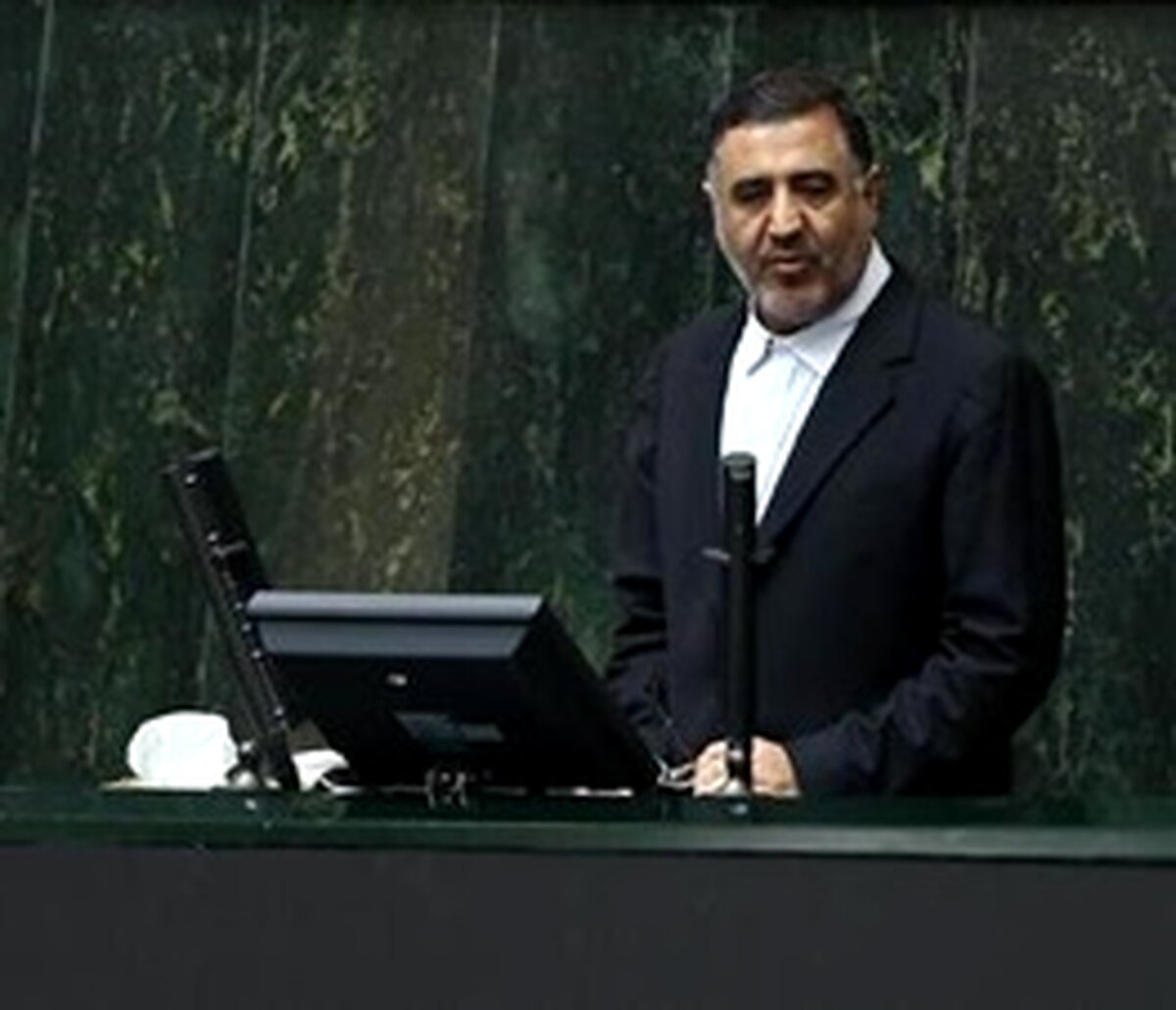 محبی نیا: به غلامی رای ندهید تا برود در دانشگاه همدان