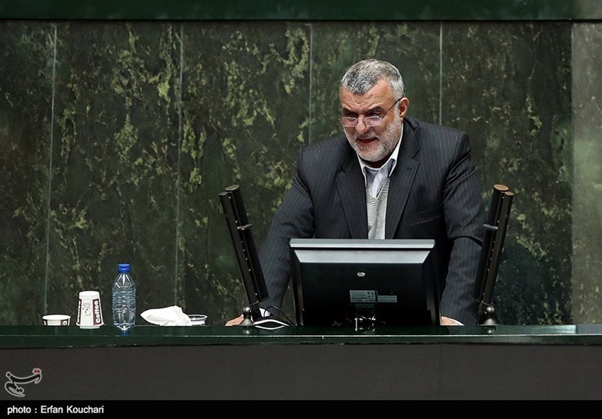 حجتی در کابینه ماندگار شد؛ 105 رای موافق ، 117 رای مخالف/ بدری : کشاورزان و عشایر را به خاک سیاه نشانده اید/ وقف چی: بی تجربه ها و بی ربط ها پست گرفته اند/ نوروزی: لابیگریها و رشوهها در وزارتخانه بیداد می کند/ قاضیپور: وزارت زمینخواری به وجود آورده ا