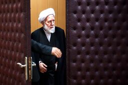 دفاع روحانی اصلاح‌طلب از جهانگیری: او می‌تواند به مطالبات مردم پاسخ دهد
