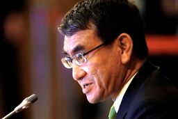 وزیر خارجه ژاپن:از شنیدن خبر استعفای او غافلگیر شدم از ظریف می‌خواهم بماند