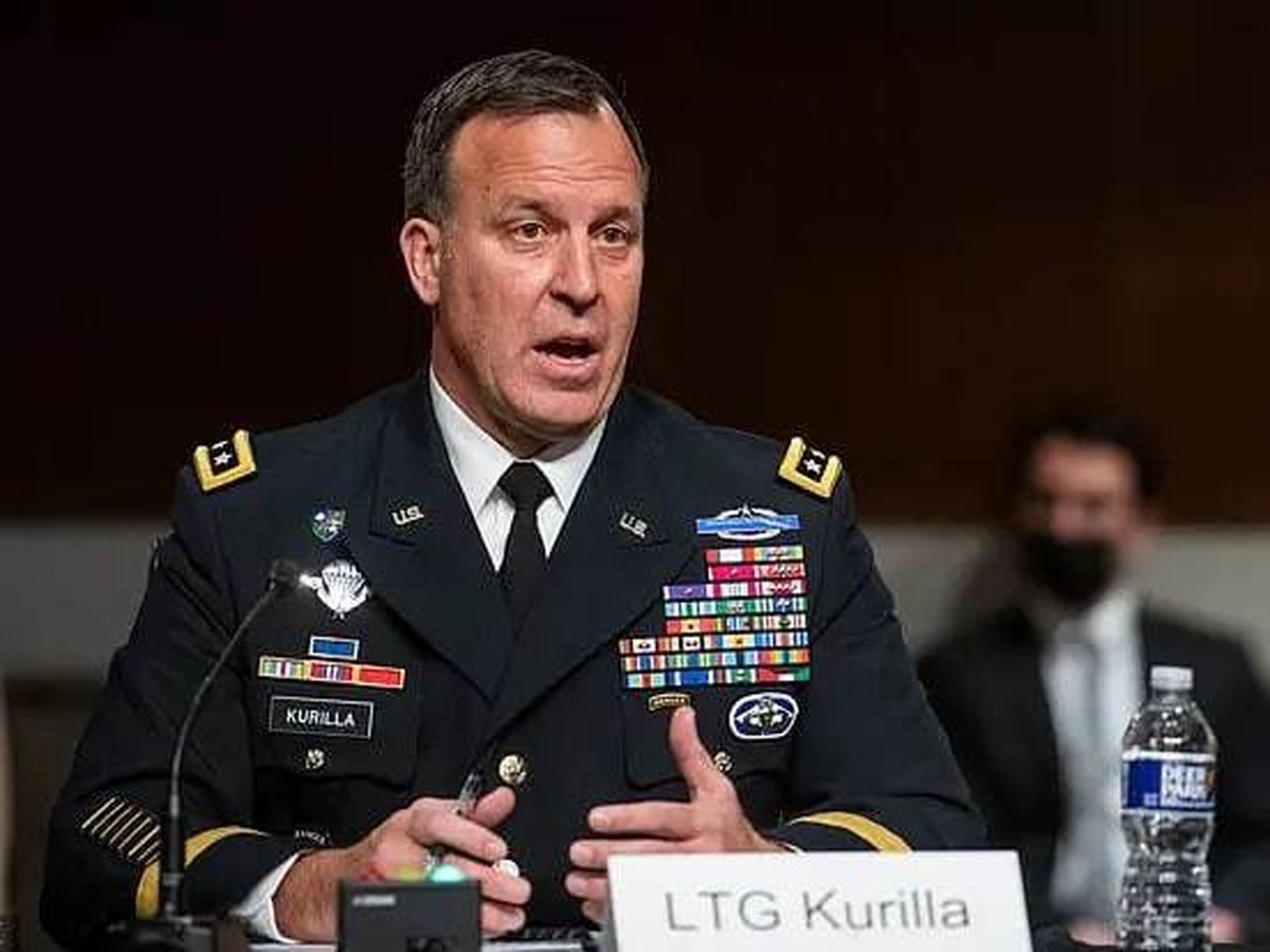 ادعای فرمانده سنتکام: باید حوثیها را منزوی و بر ایران هزینههایی تحمیل کرد