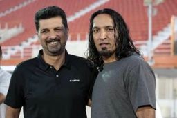 حسین خانی و حسینی و این لبخند جالب توجه