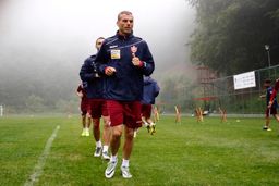 تمرینات آمادگی و پرفشار سید جلال زیر مه برای رکورد شکنی  