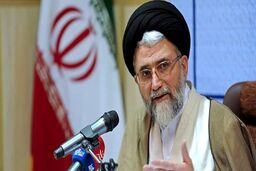 خطیب : دشمن با یک جنگ ترکیبی همه‌جانبه‌ جلو آمد