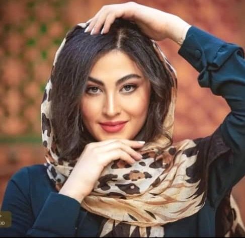 مریم مومن در تولدش