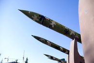 هدف گیری ناو هواپیمابر یواس‌اس جرالد آر فورد با موشک قدر۳۸۰ 