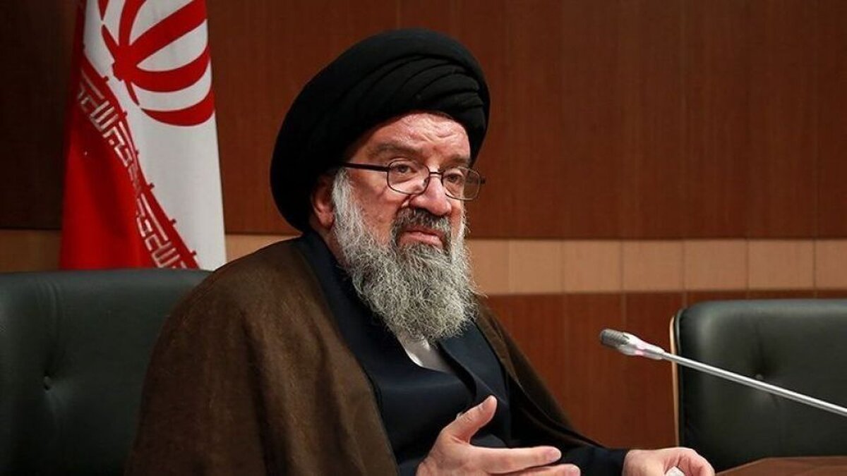 احمد خاتمی: متأسفانه از آن حرف گذشته بنده، سو برداشت شد/  مطلقاً یک فرد هم به عنوان جایگزین رهبری در نظر گرفته نشده است