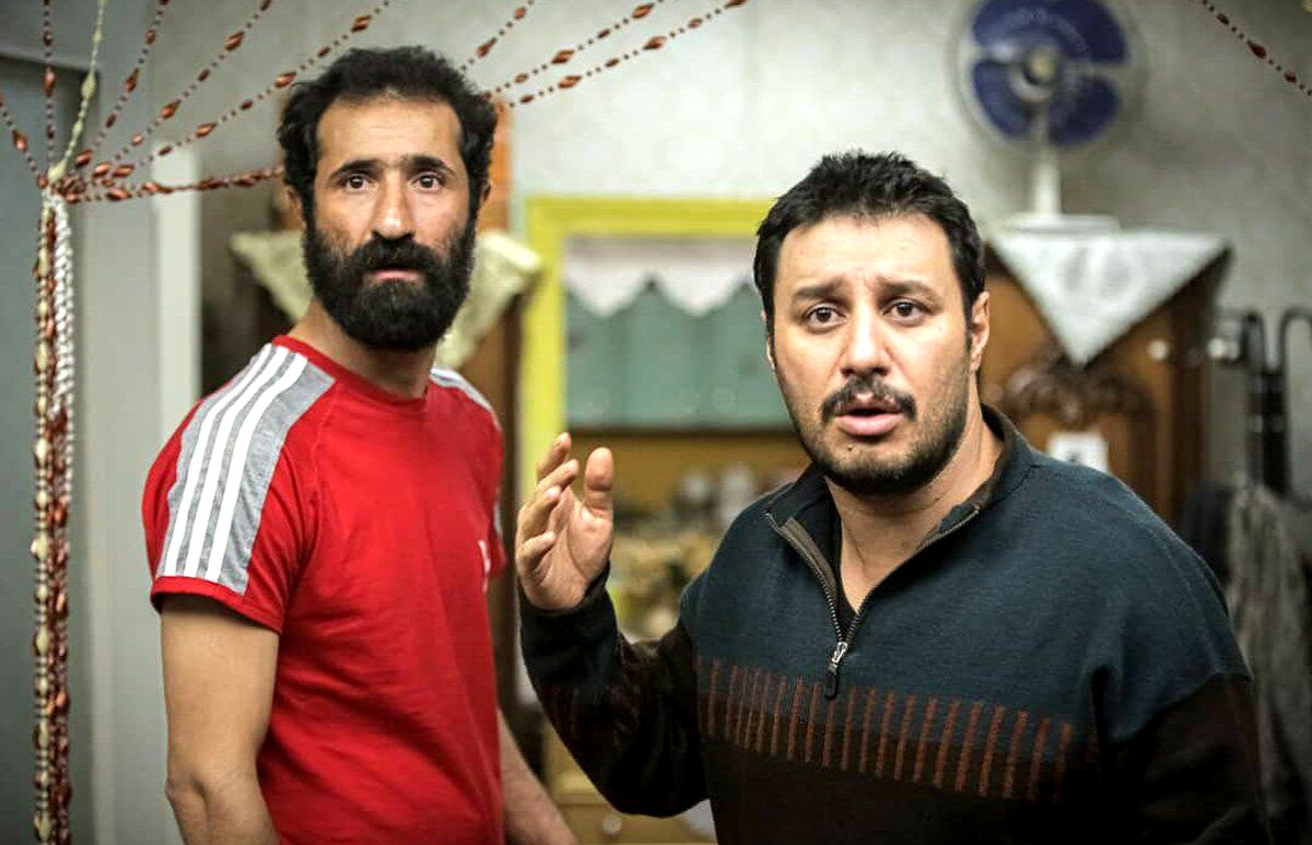 دعوای شدید ایمان صفا و خانم بازیگر در آنتن زنده | ایمان صفا برنامه را ترک کرد