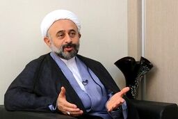 نقویان: استادان به درد بخور را بیرون بریزید، در و دیوار دانشگاه که ارزشی ندارد