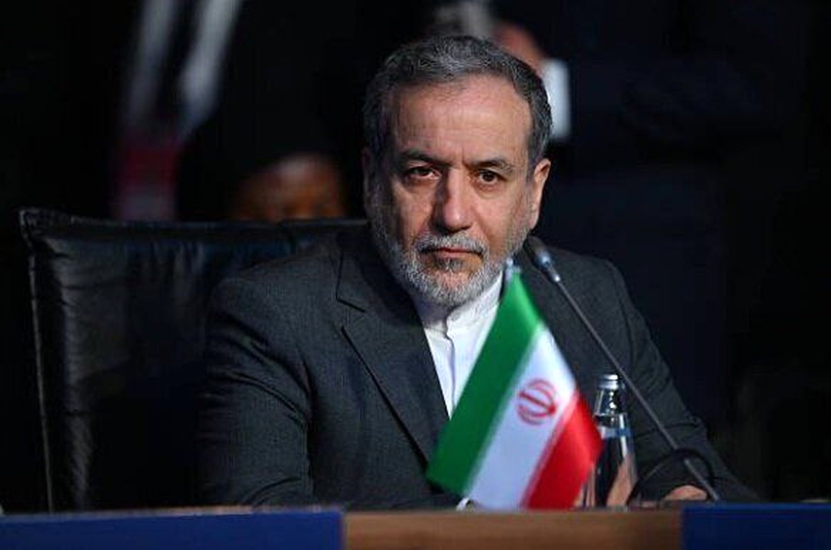 واکنش عراقچی به سپردن مذاکرات به لاریجانی