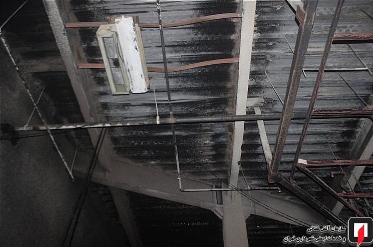 گزارش تصویری/ آتشسوزی در مرکز خرید رزمال و نجات 60 کارگر