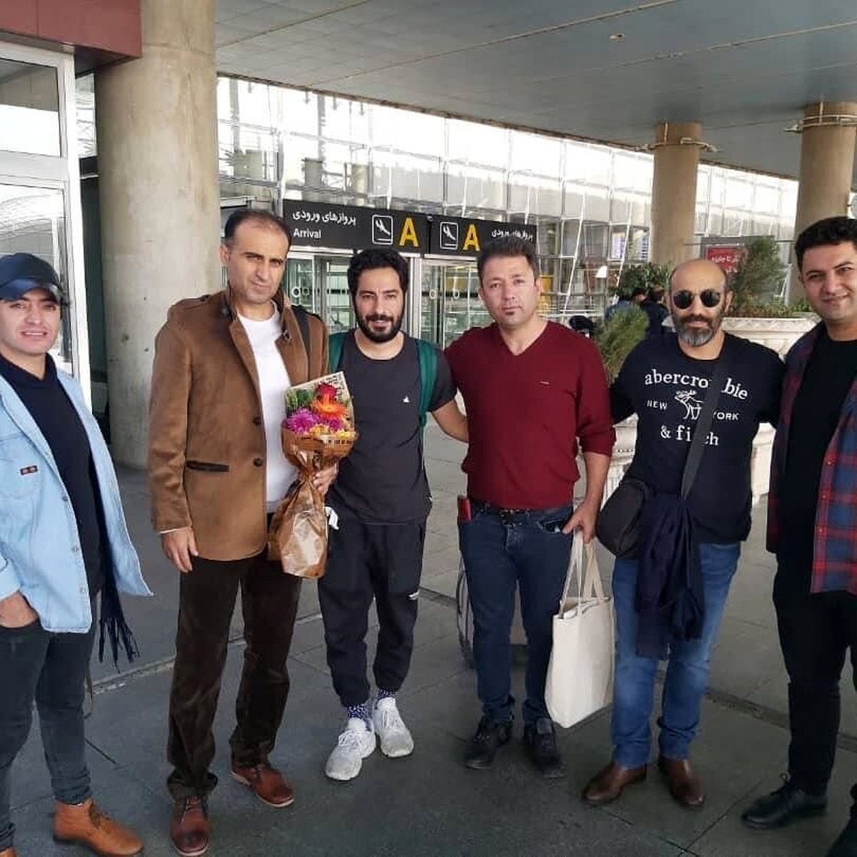 نوید محمدزاده، سعید روستایی و محسن تنابنده هنگام ورود به تهران