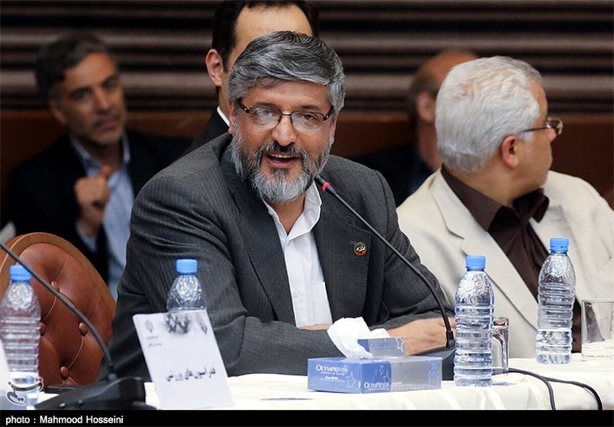 پولادگر با رای قاطع رئیس فدراسیون تکواندو باقی ماند