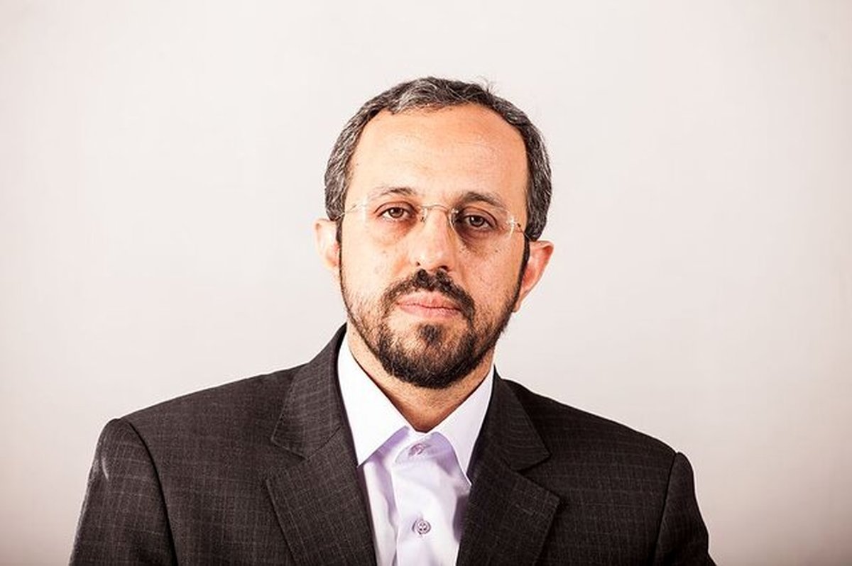 دستیار رییس مجلس: ادعای واگذاری جزایر ایرانی به طرف خارجی، دروغ محض است/احمدی بیغش پاسخگو باشد