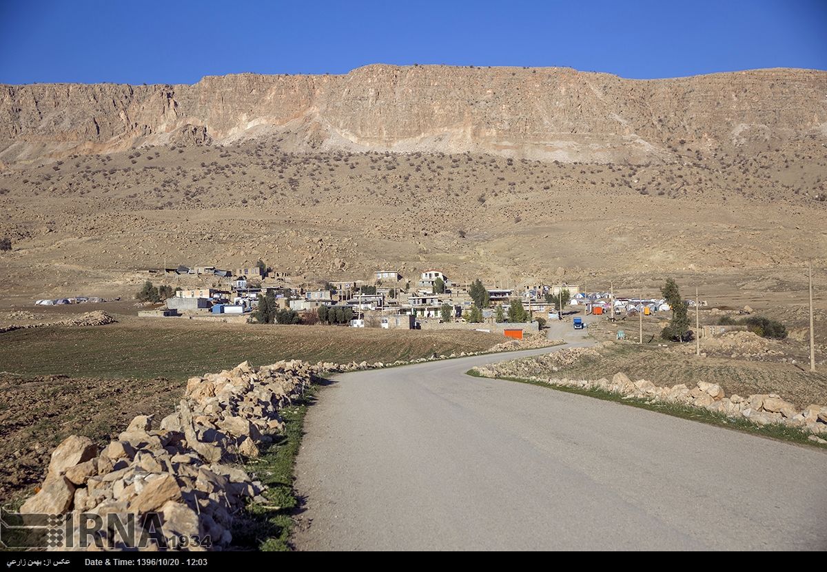 شکاف های زمین در روستای "قوچی باشی"