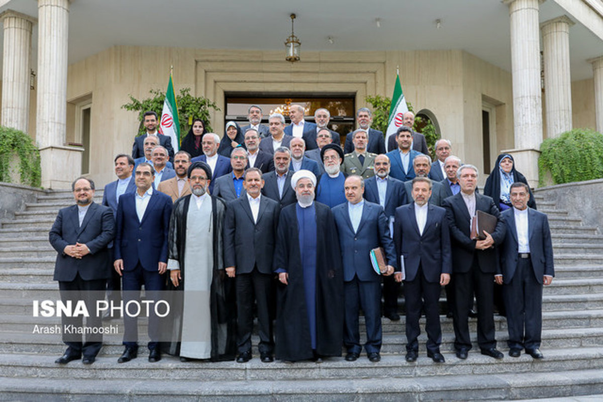 آنالیز رفتار سیاسی نزدیکترین چهره‌ها به روحانی؛ انتهای پاستور، حلقه اول/رقابت میان اعضای اقتصادی کابینه ؛ چشم اسفندیار دولت جدید روحانی/ابوطالبی معاون سیاسی پشت پرده/ روحانی همچنان به جهانگیری اعتماد دارد