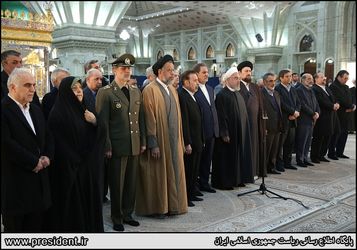 هیات دولت در مرقد امام