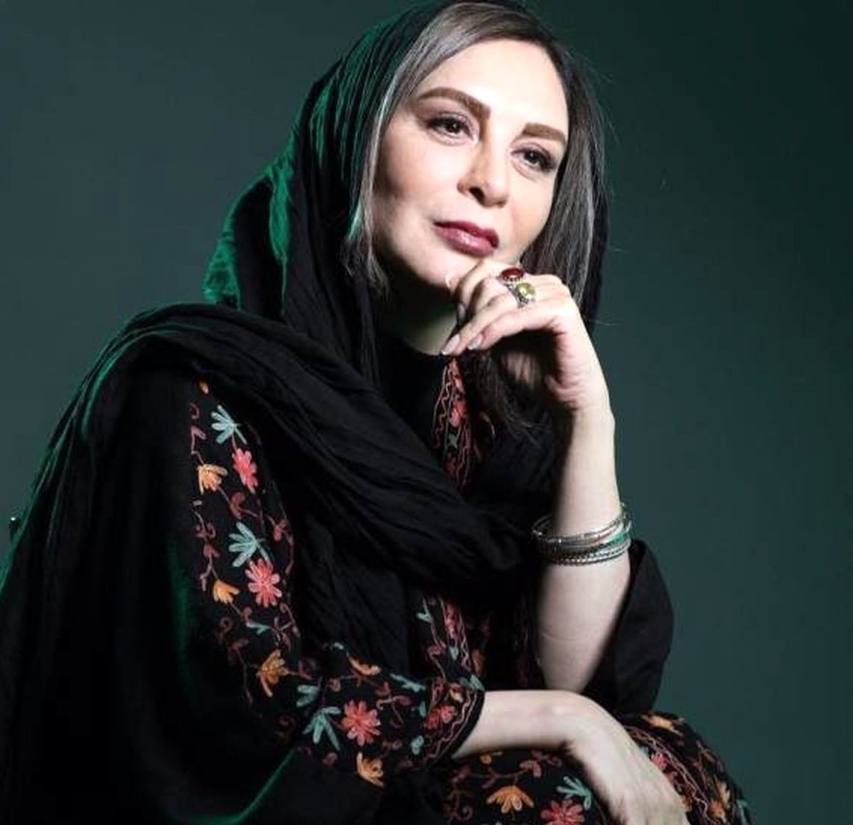 زندگینامه افسانه بایگان 