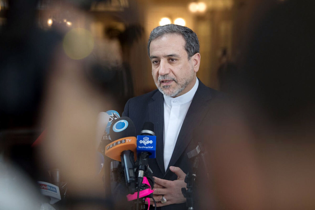 عراقچی به محل شهادت سردار سلیمانی رفت