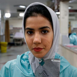 اثر جای ماسک بر صورت جهادگران سلامت
