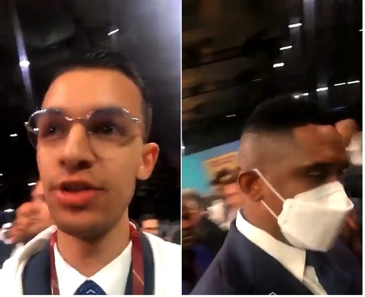 توهین هوادار الجزایری به اتوئو روی استیج قرعهکشی