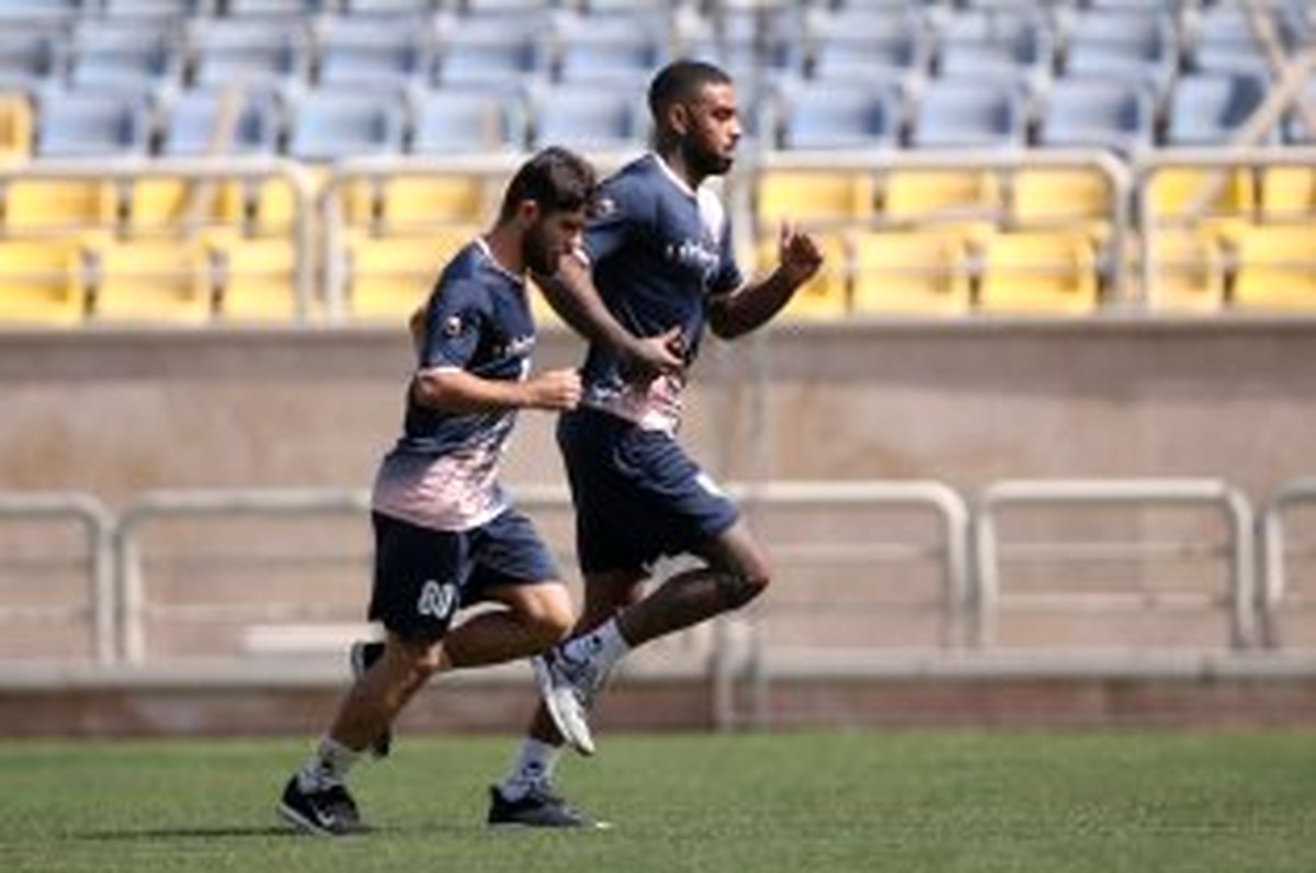 عمری فیکس میشود، صادقی نیمکت نشین