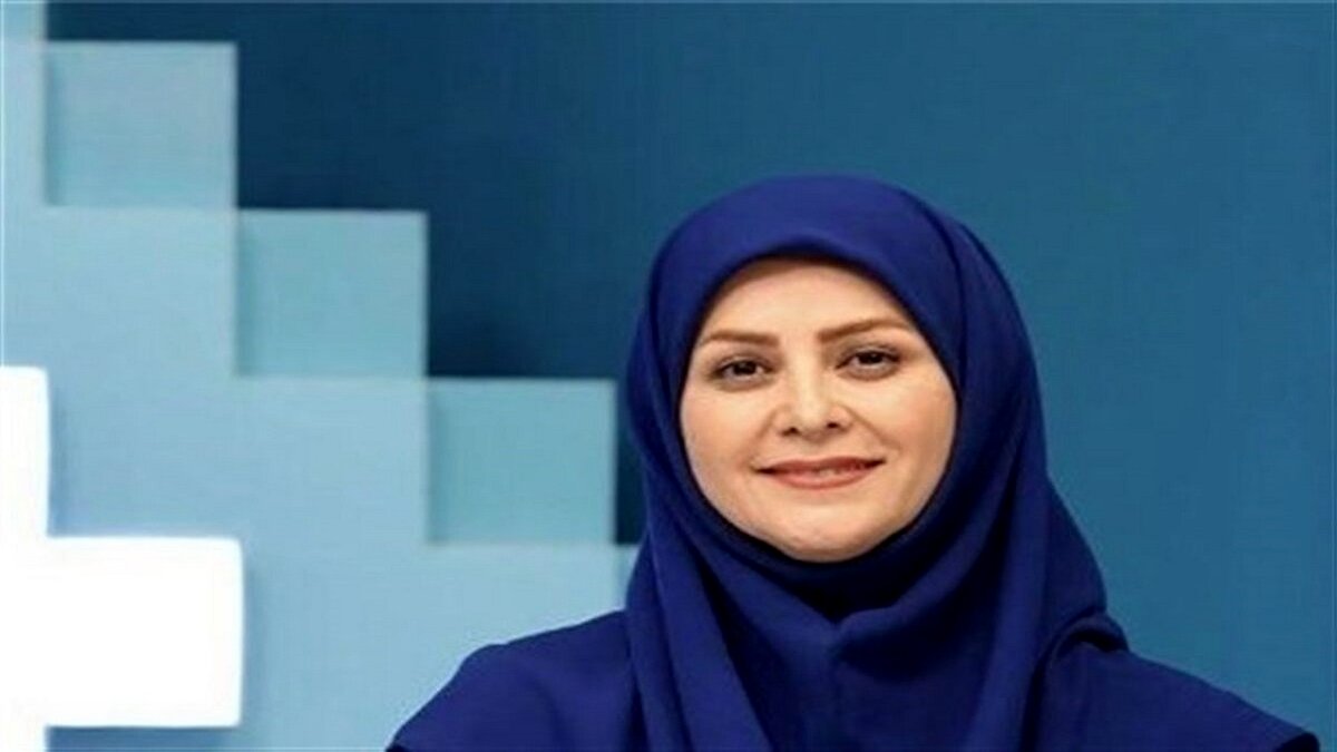 واکنش مجری تلویزیون به حضور پدرش در پخش زنده +فیلم