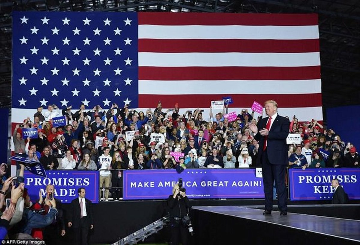 ترامپ خطاب به کشورهای منطقه: وادارتان میکنیم که پول بدهید!